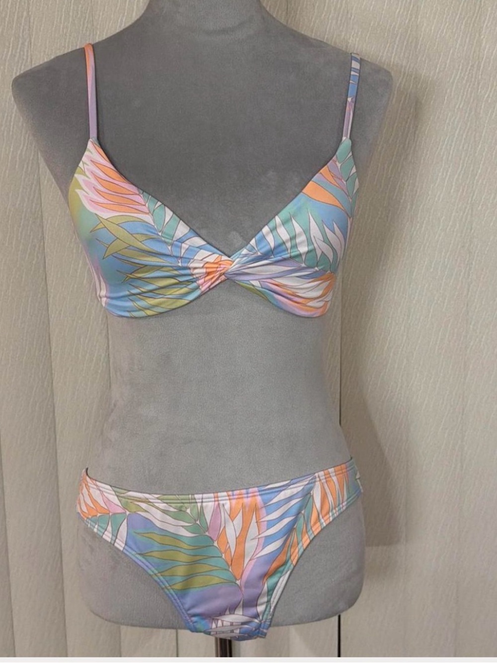 Billabong Pastel Tropical Leaf Print Bikini - Pink, Blue, Green, Orange 🌴